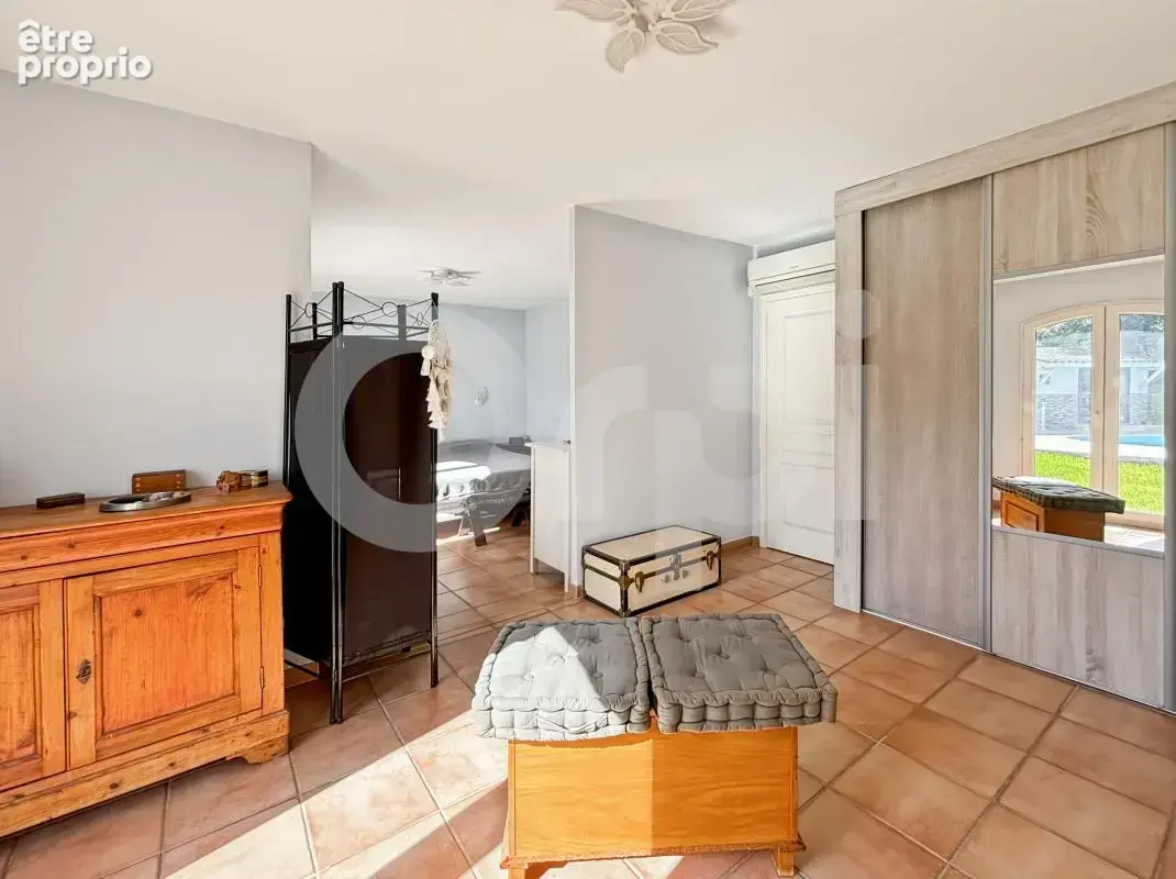 Maison de plain-pied avec piscine, studio indépendant et grand terrain – Les Maravals - photo 8
