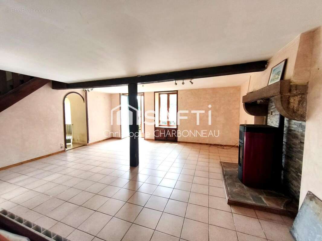 Photo 2 - Maison à BAGUER-MORVAN