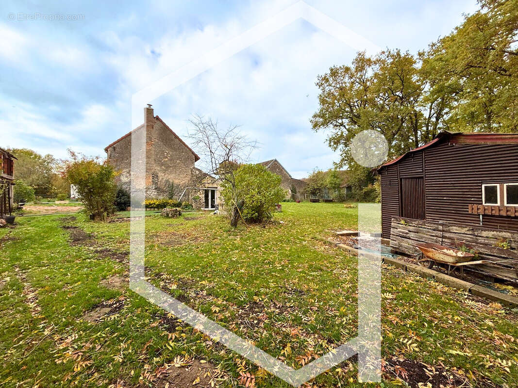 Maison à COSNE-COURS-SUR-LOIRE