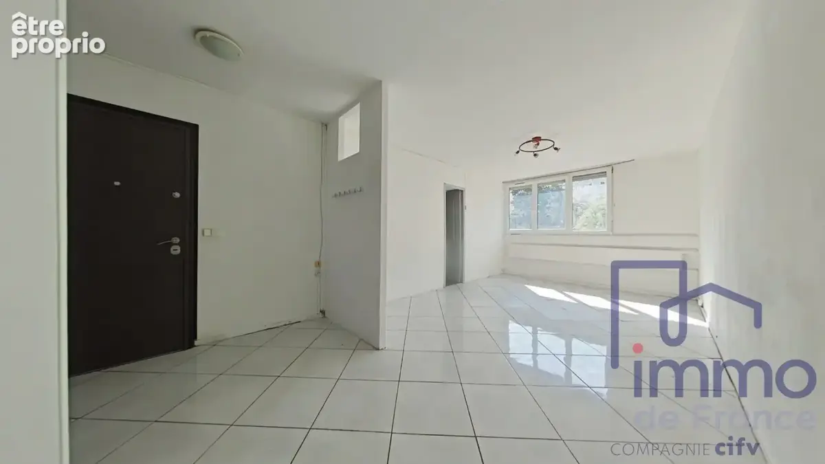 Appartement 73 m² à Saint-Etienne  - photo 3