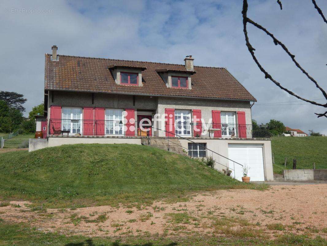 Maison à MAZERIER