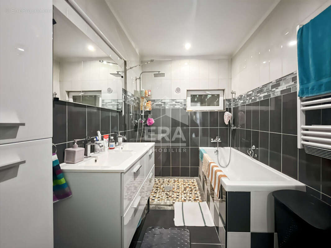 Appartement à MARSEILLE-12E