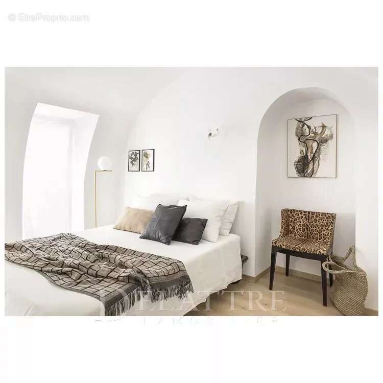 Appartement à ROQUEFORT-LES-PINS