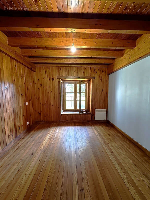 Maison à SALLES-CURAN