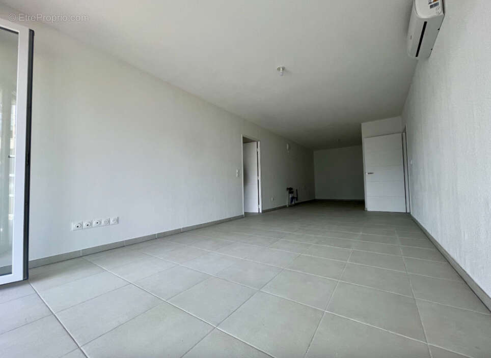 Appartement à GILETTE