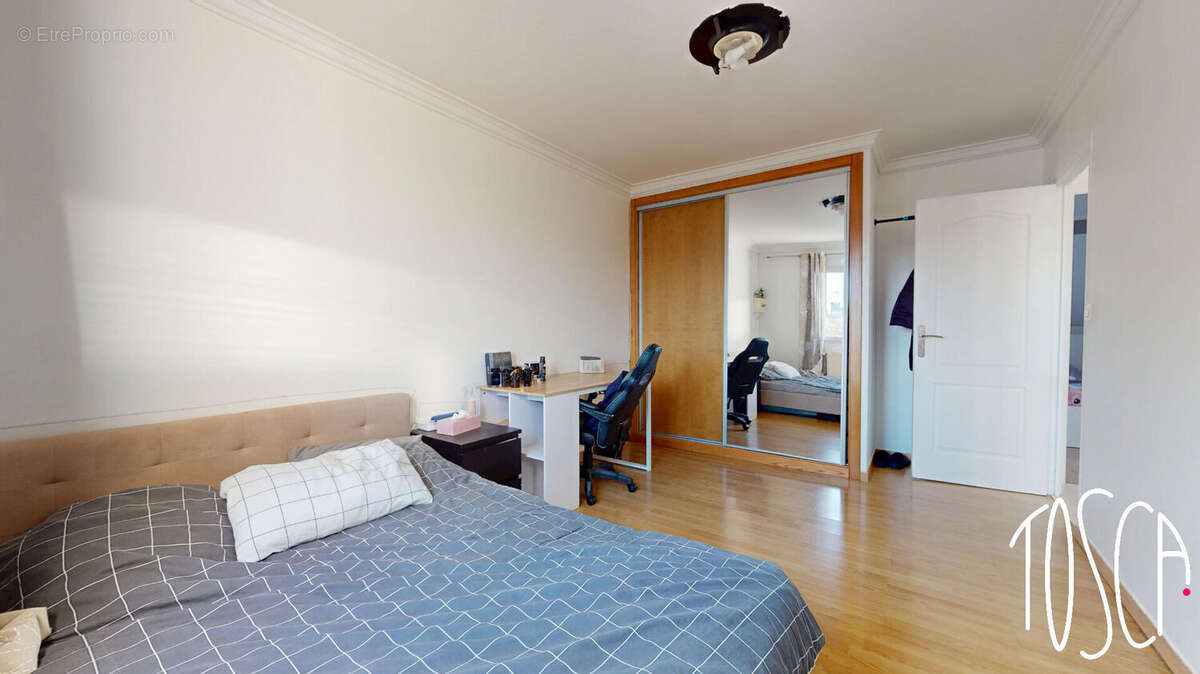 Maison à VIGNEUX-SUR-SEINE