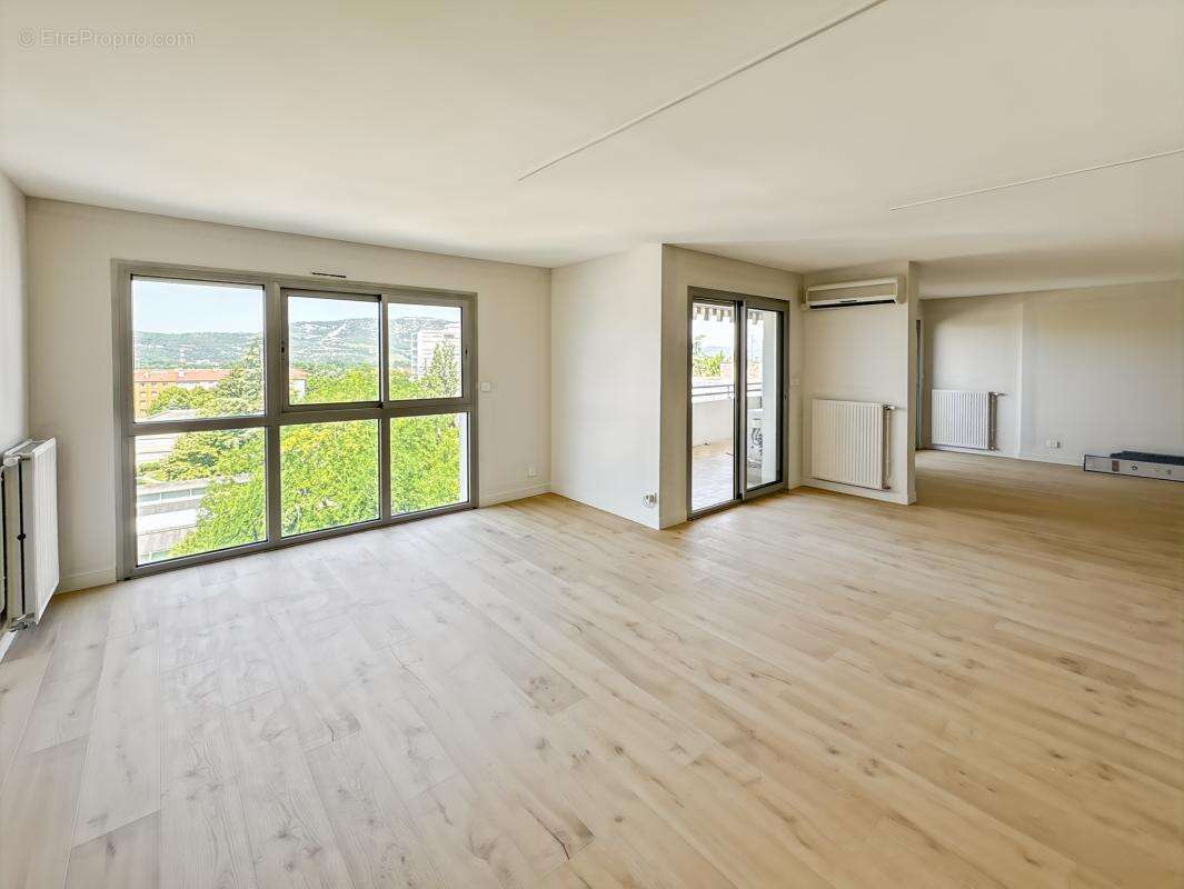 Appartement de Standing 152 m², Valence - photo 8