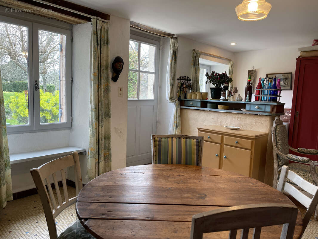 Maison à CHAMPCEVINEL