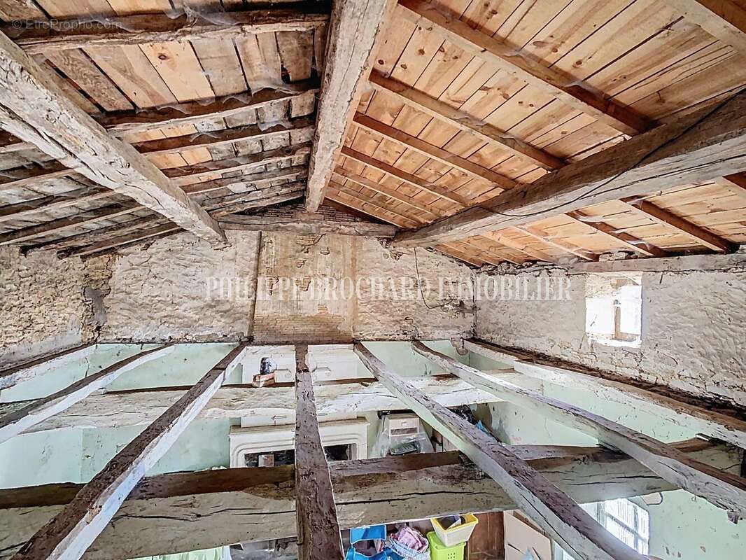 Maison à CHATEAU-GUIBERT