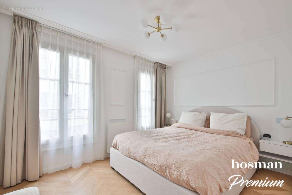 Appartement à PARIS-1E