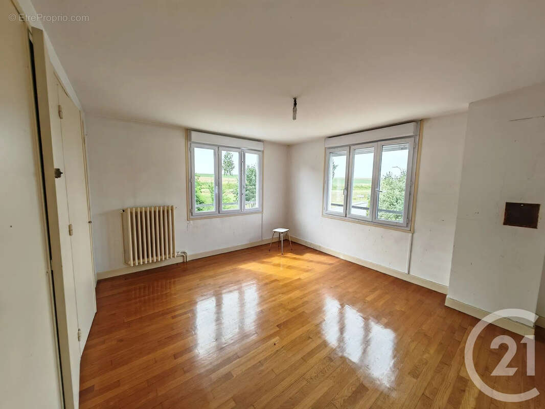 Maison 133 m² à Villeseneux  - photo 5