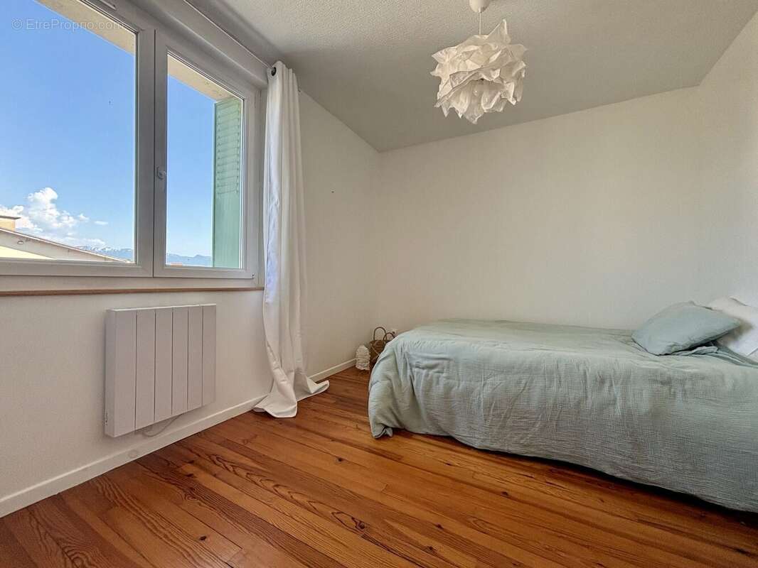 Appartement à BOURG-DE-PEAGE