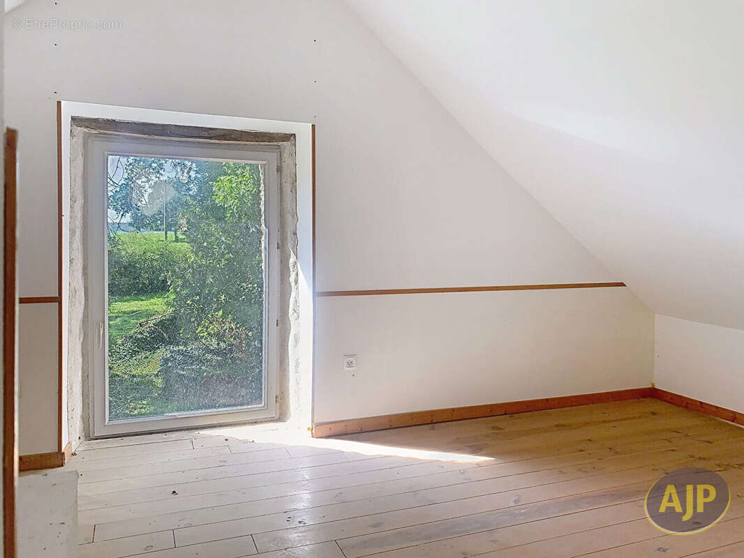 Maison à GRUGE-L'HOPITAL