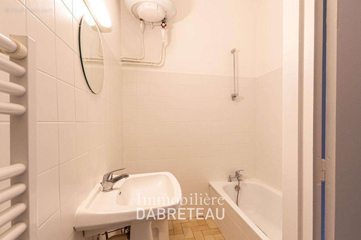 Villeurbanne - Métro Flachet - T3 de 69m2 avec jardin - photo 12