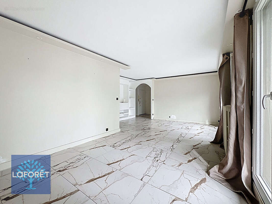 Appartement à MENNECY