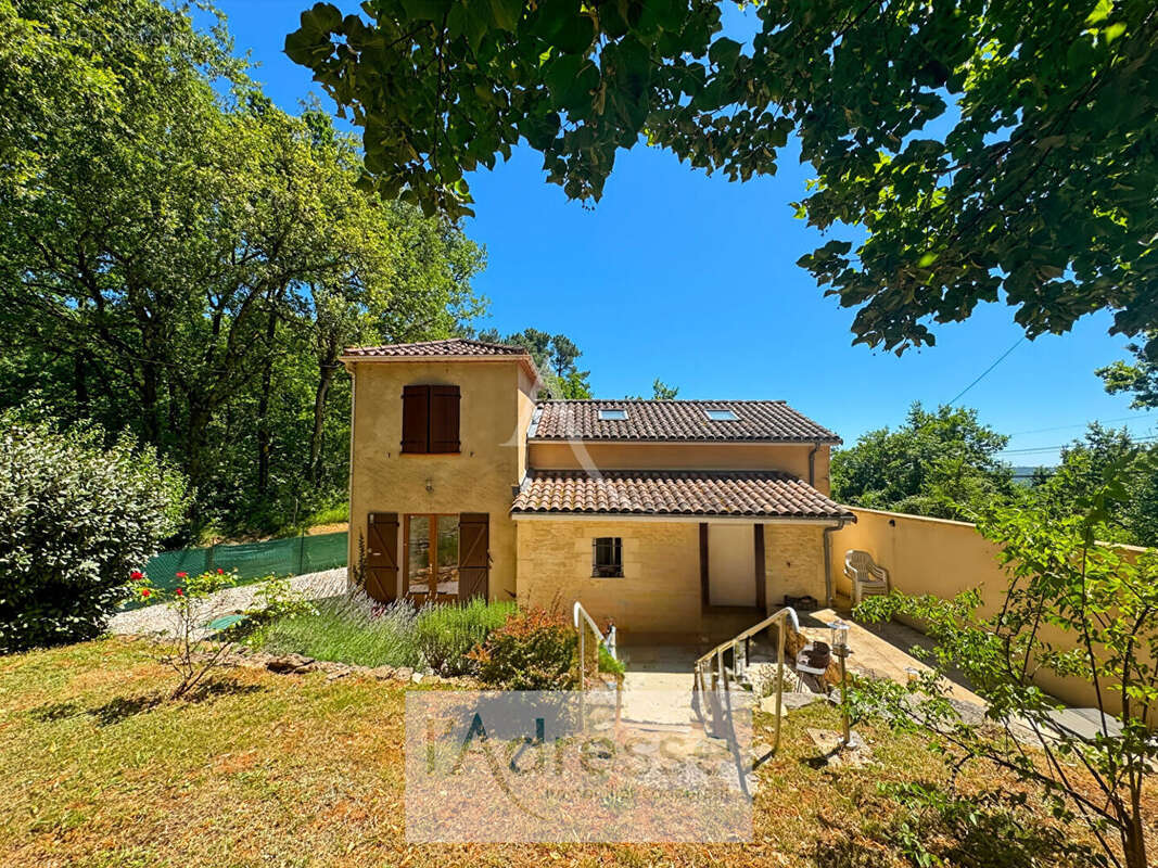 Maison à PUY-L&#039;EVEQUE