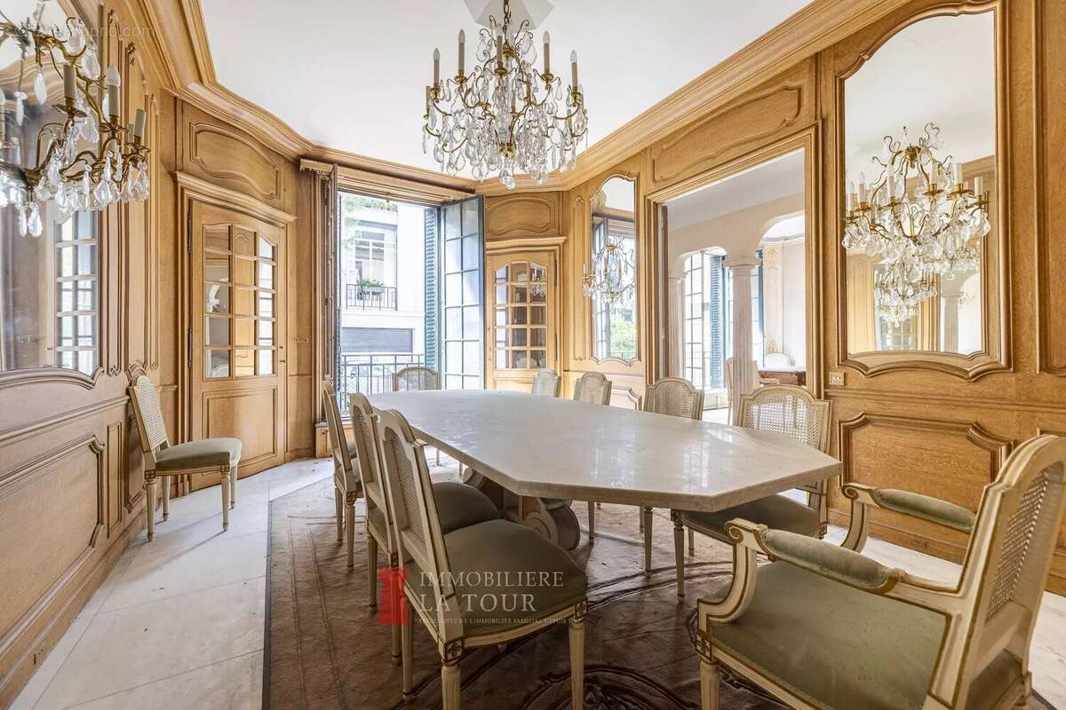 Maison à PARIS-16E