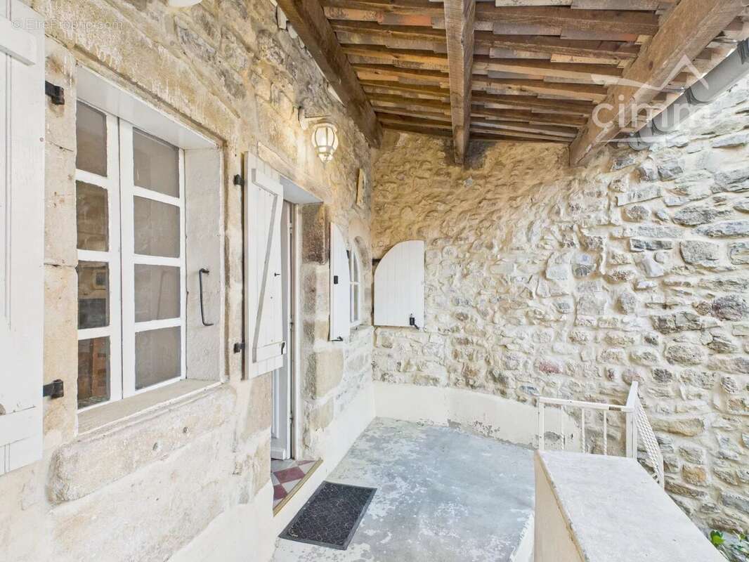 Maison à SAINT-PAUL-LE-JEUNE