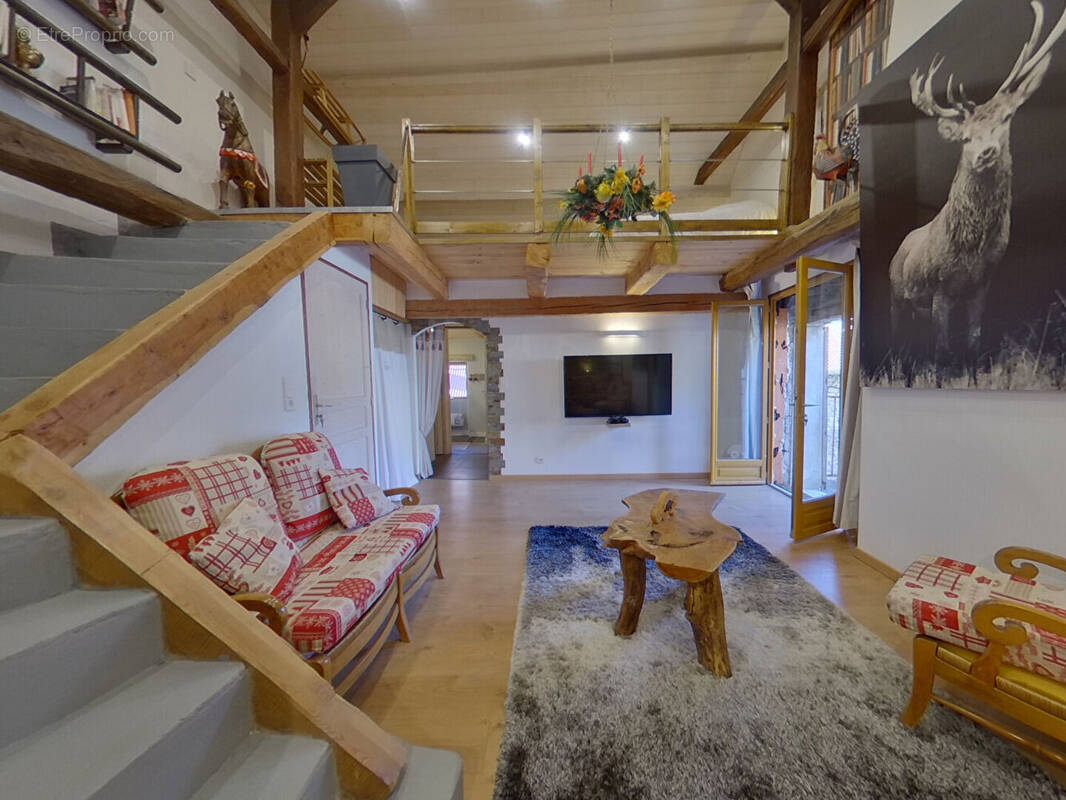 Maison à LE LAUZET-UBAYE