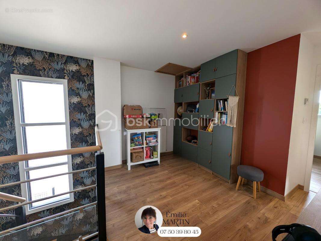 Aux portes de Rennes, à seulement 5 minutes du centre de Cesson-Sévigné, laissez-vous séduire par cette magnifique maison contem - photo 17