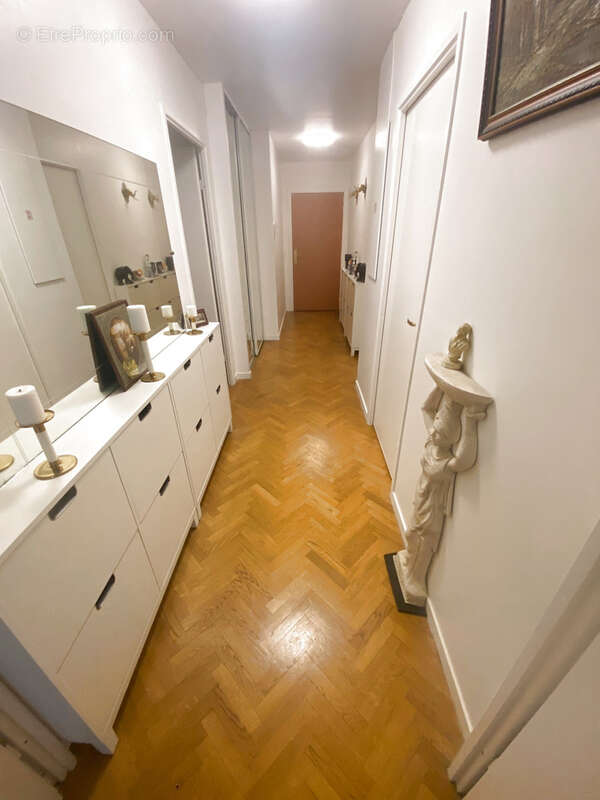 Appartement à COURBEVOIE