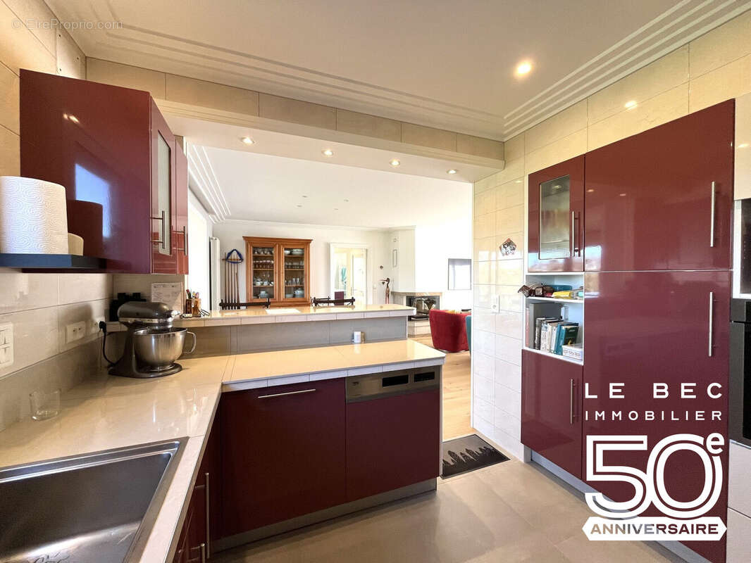 Maison 218 m² à Vannes  - photo 5
