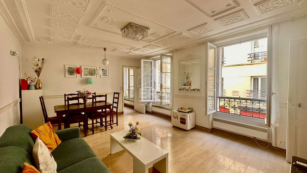 Appartement à PARIS-10E