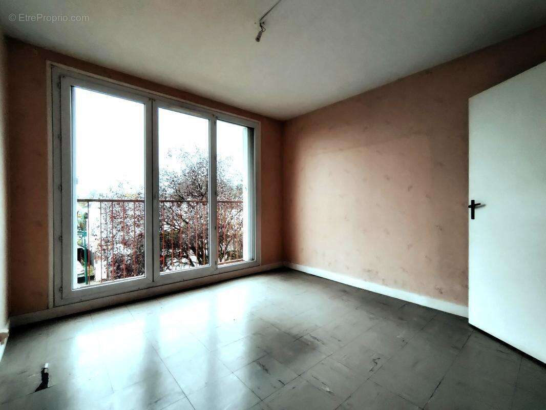 Appartement à LAMORLAYE