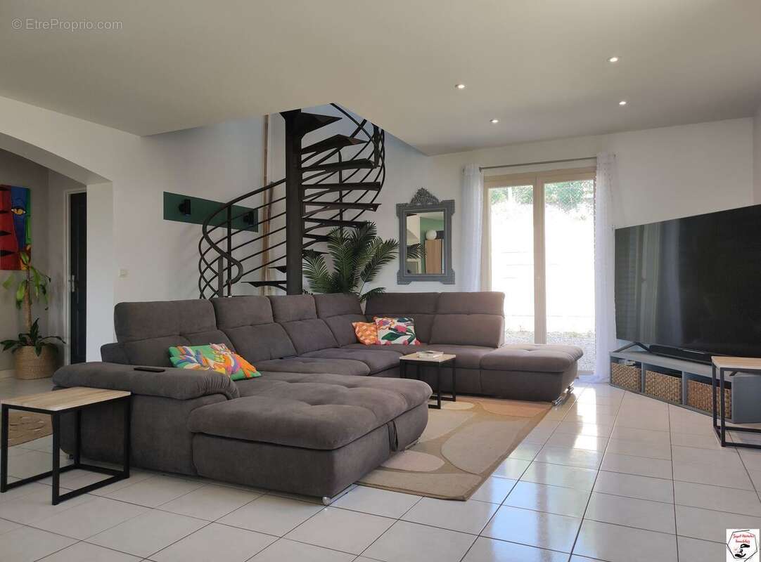 Maison à COLOMBIER-LE-VIEUX