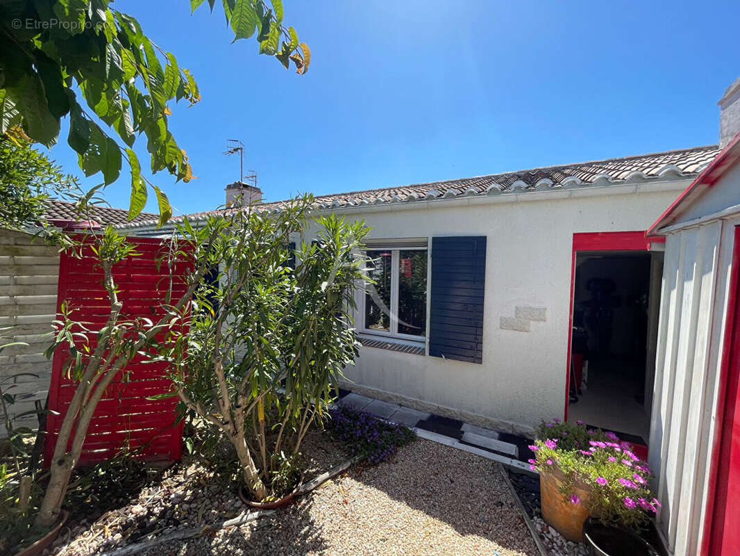 Maison à LONGEVILLE-SUR-MER