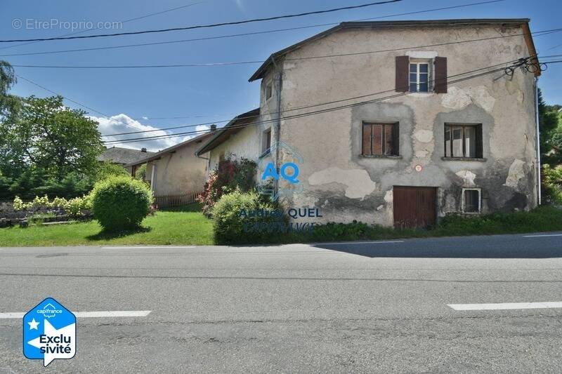 Maison à MONTANGES