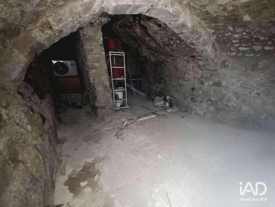 Photo 7 - Commerce à LOUVRES