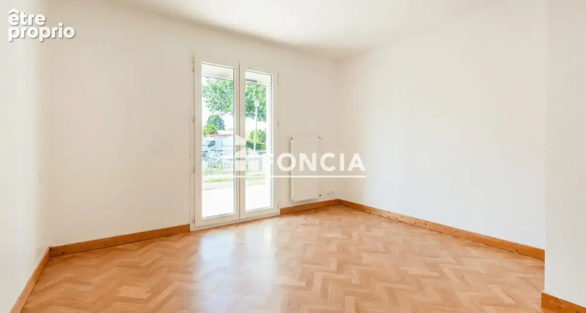 LE PELLERIN / CHÊNE VERT : maison T4 de plain-pied de 102 m2 avec 3 chambres, terrasse, garage et jardin sur parcelle de 525 m2, - photo 9