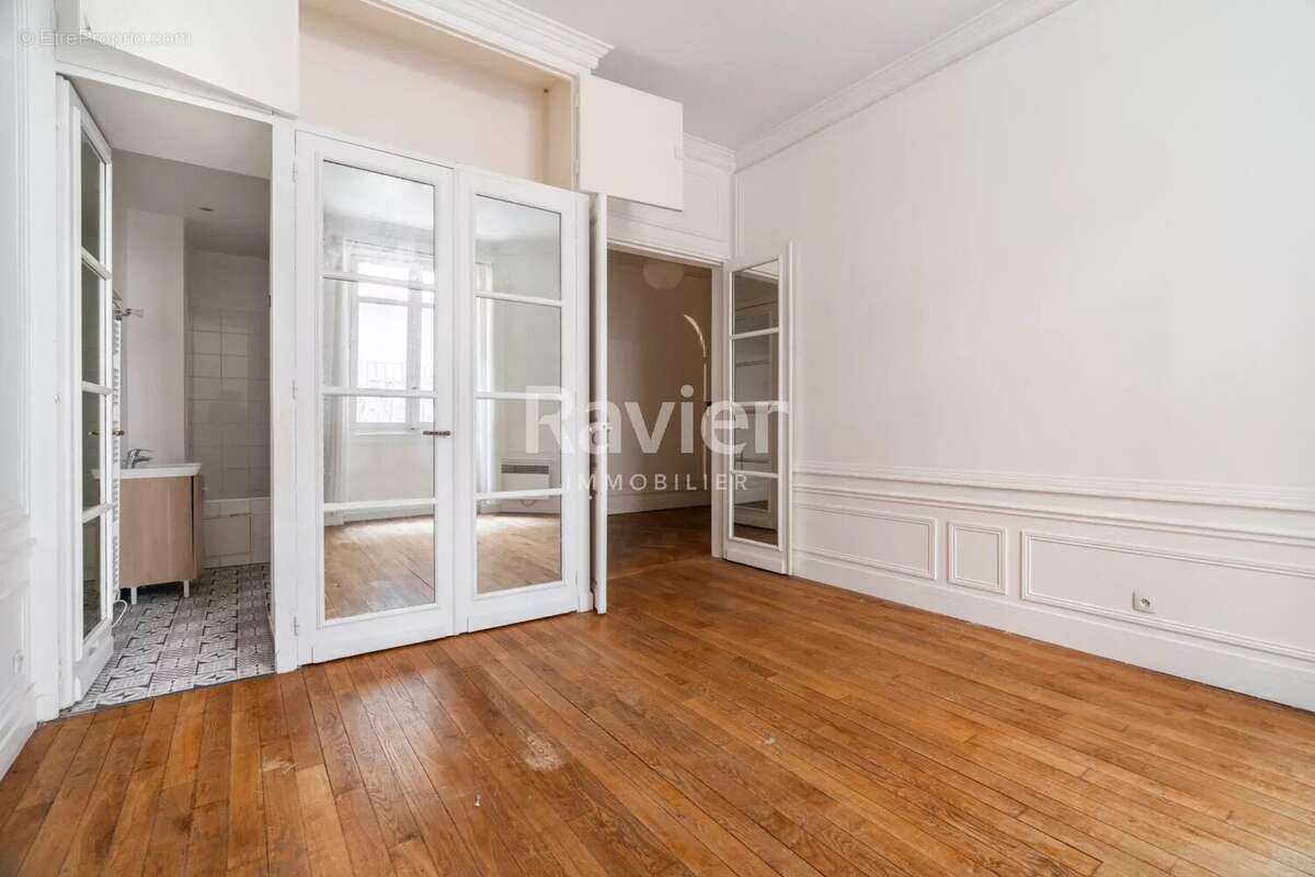 Appartement à PARIS-7E
