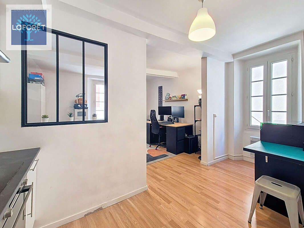 Appartement à VALLAURIS