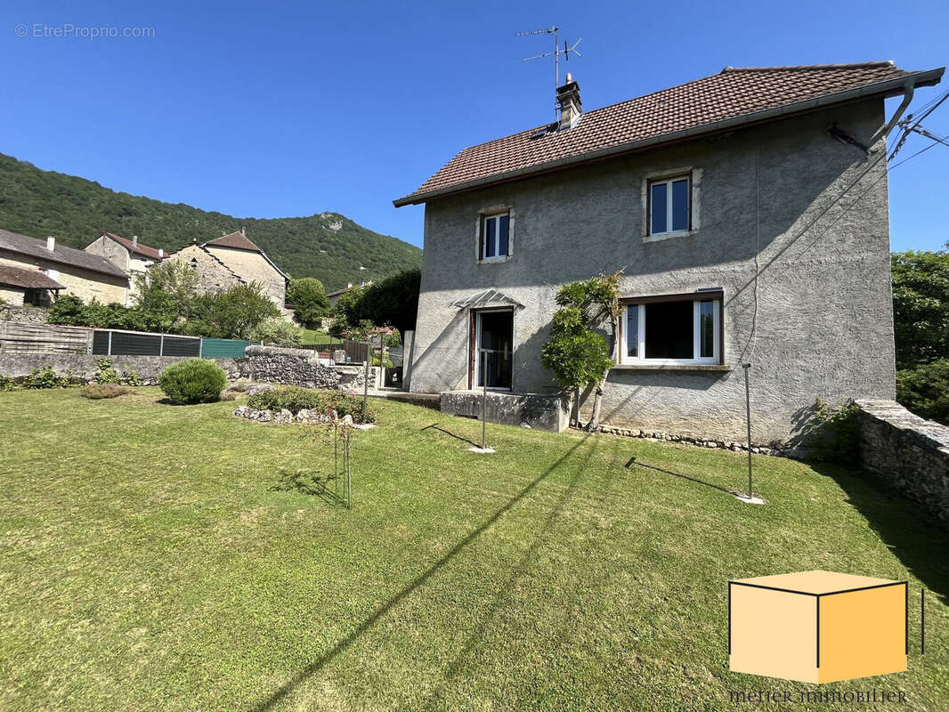 Maison à AMBLEON