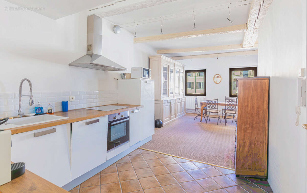 Appartement à MARSEILLE-1E