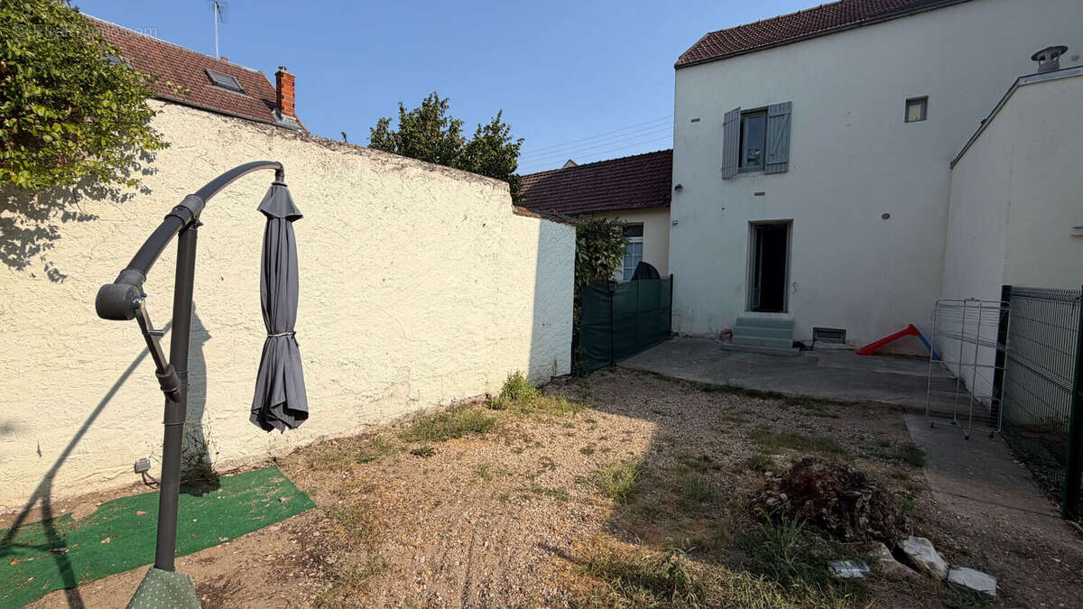 Maison de ville - Mantes-la Jolie - Les Martraits - 4 pièces - 83 m2 - photo 8