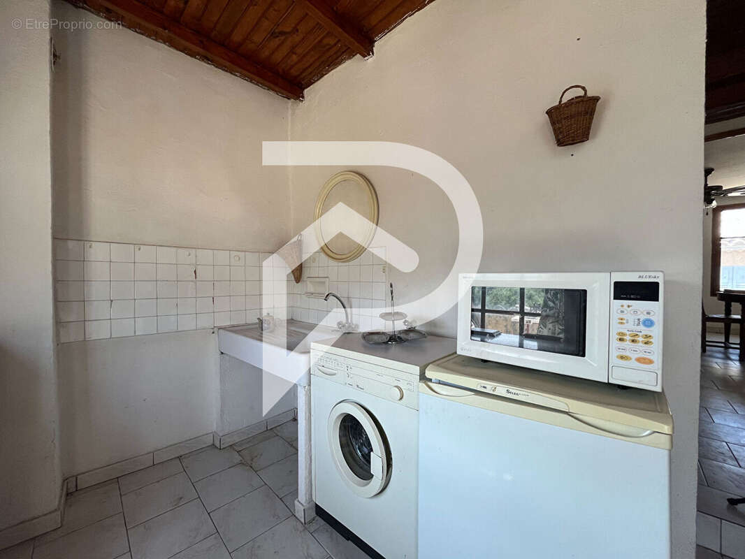 Maison à SAINT-MARTIN-DE-BROMES