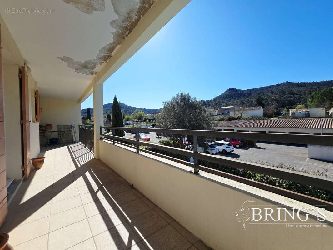 Appartement à ROUGIERS