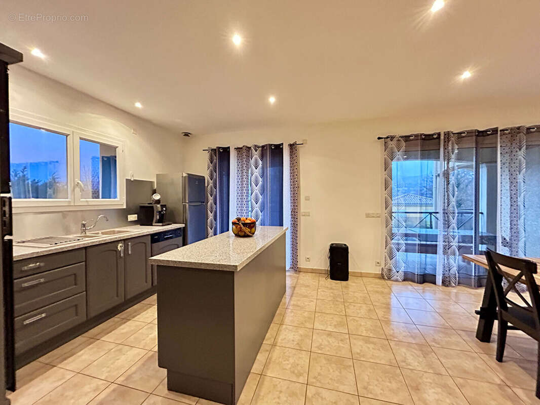 Maison à SAINT-PERAY