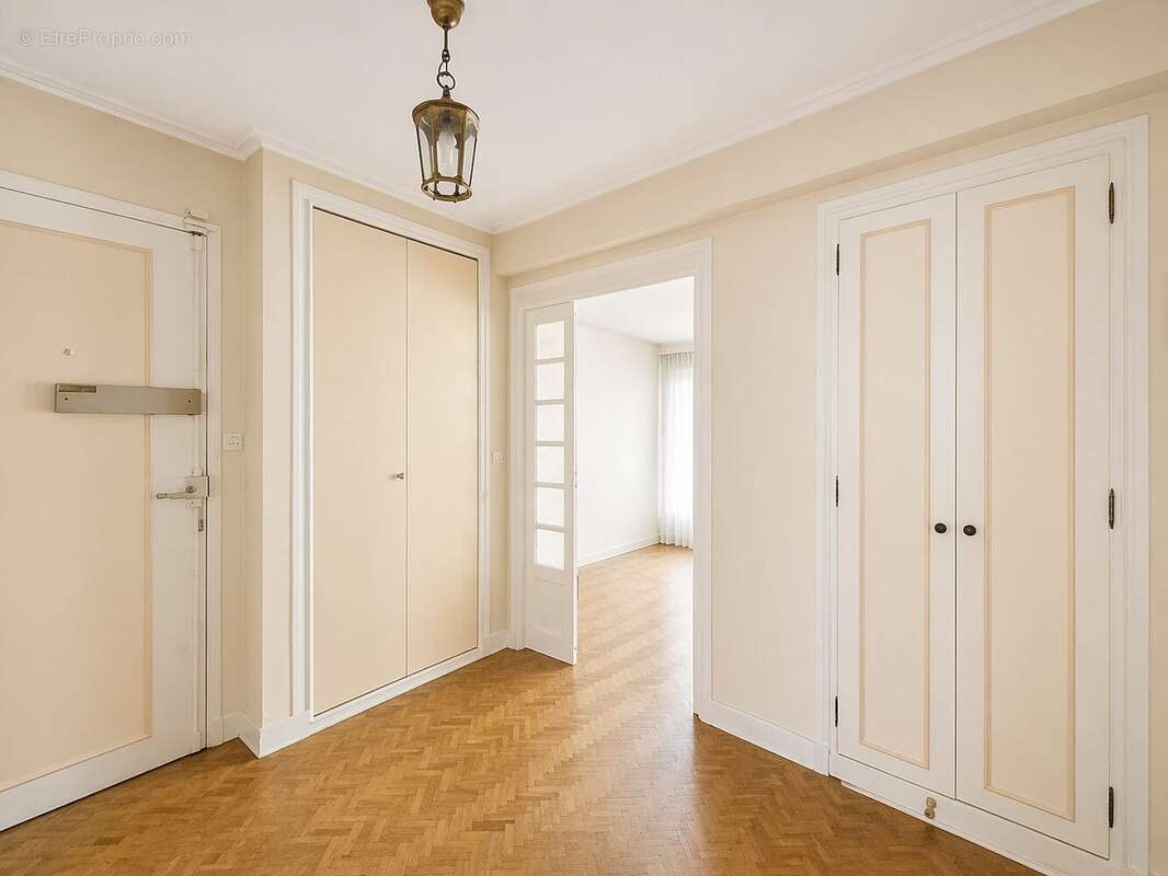 Appartement à CHARENTON-LE-PONT