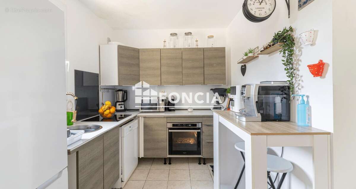 Appartement à PORT-DE-BOUC