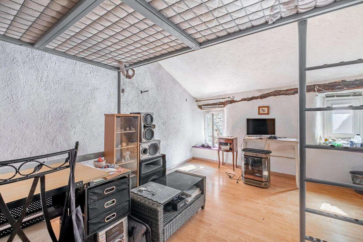 Maison à SAINT-VALLIER-DE-THIEY