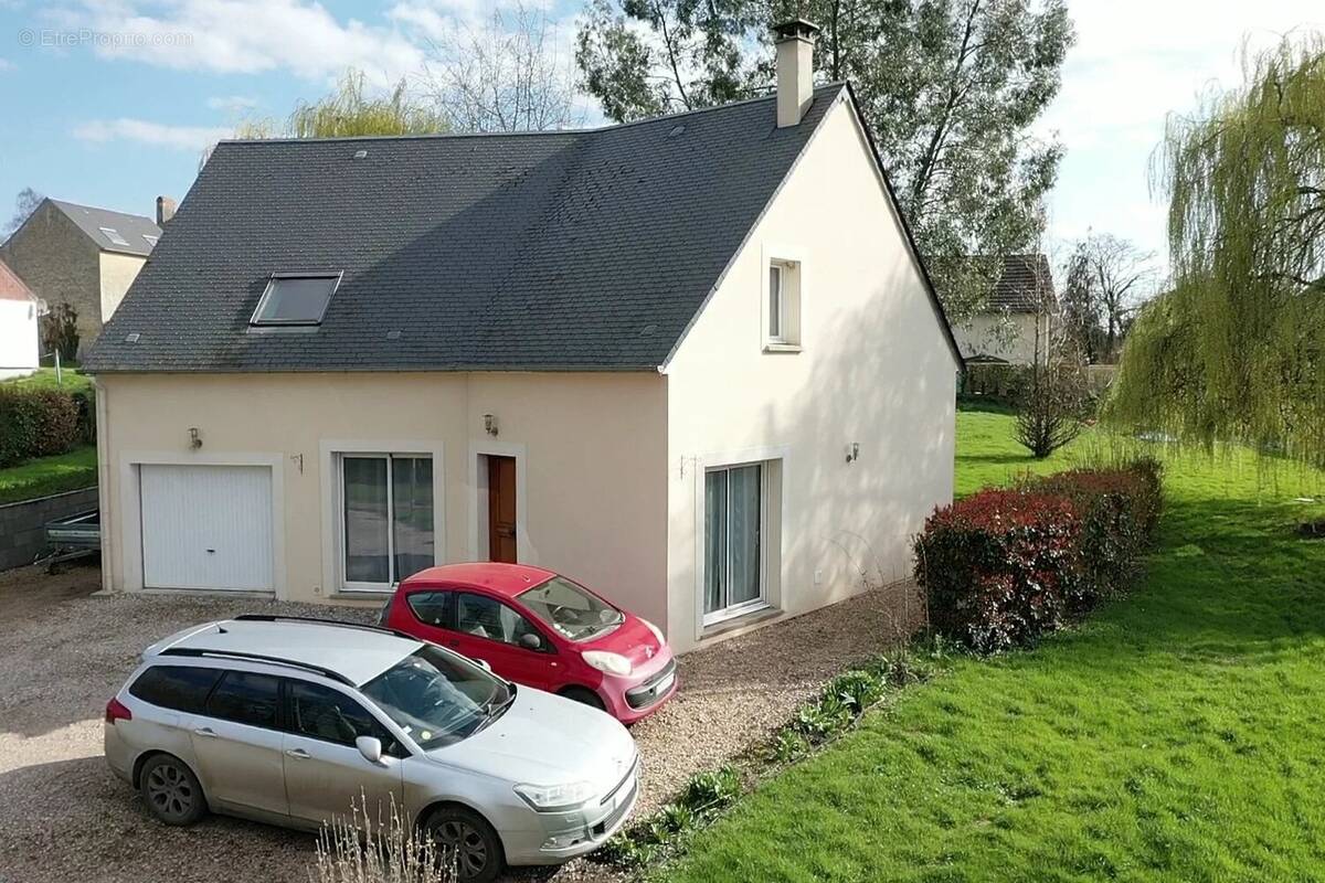 Maison à SAINT-PIERRE-SUR-DIVES