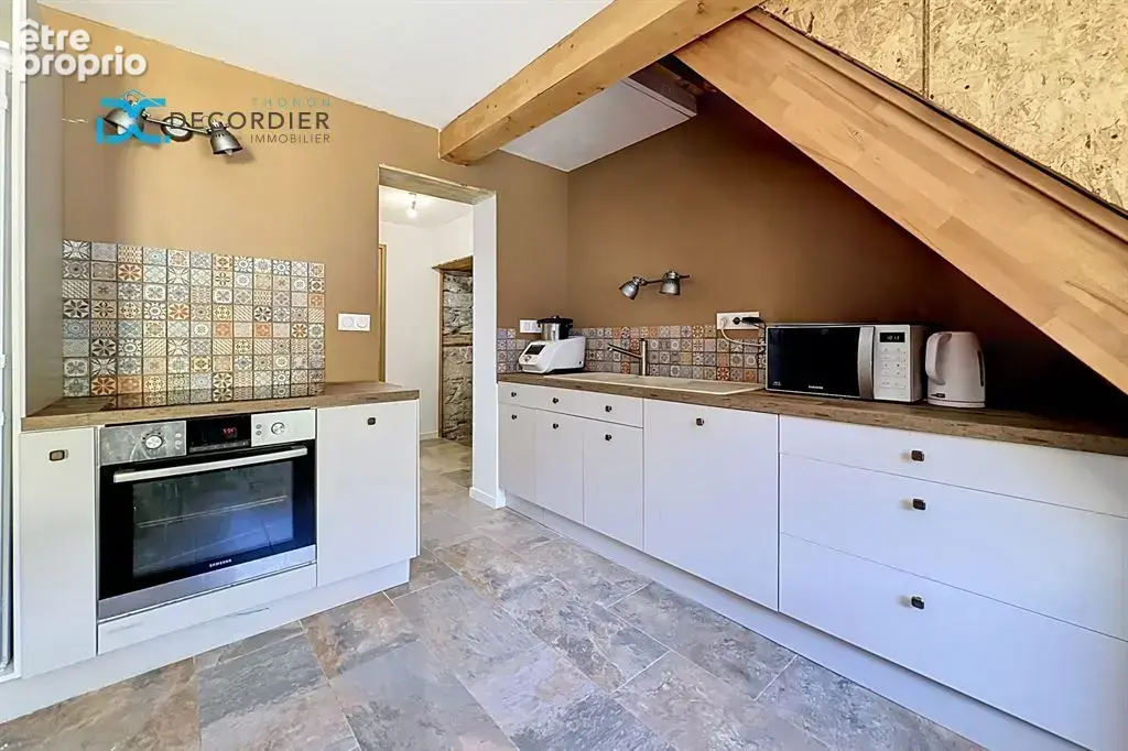 Orcier – maison mitoyenne avec fort potentiel, terrasse et vue montagne 81 m² et 105m² a amenager - photo 5