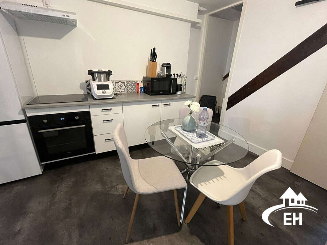 Maison de ville entierement renovée - photo 3