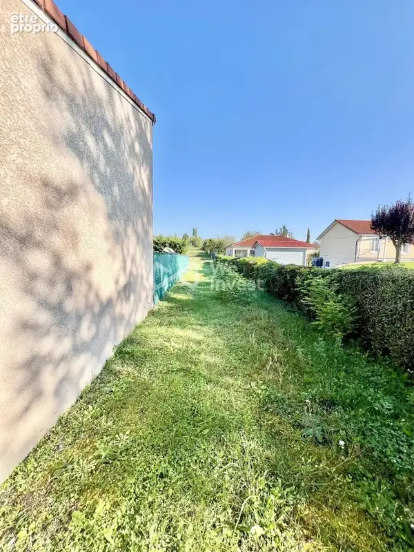 Terrain 949 m² à Saint-Bonnet-Pres-Riom  - photo 8