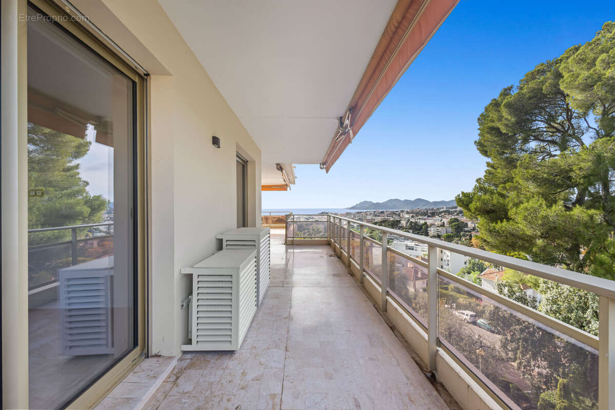 Appartement à LE CANNET