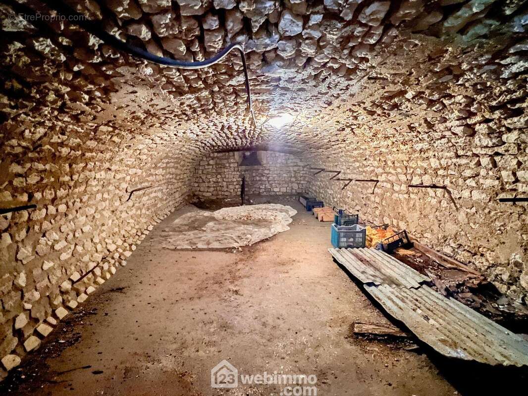 Cave voutée - Maison à HANNONVILLE-SOUS-LES-COTES